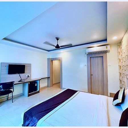 Hotel Aparna Grand Near Ram Janam Bhoomi And Temple - Fully Air Conditioned - Free Wifi Available - Best Budget Hotel In Ayodhya Exterior photo