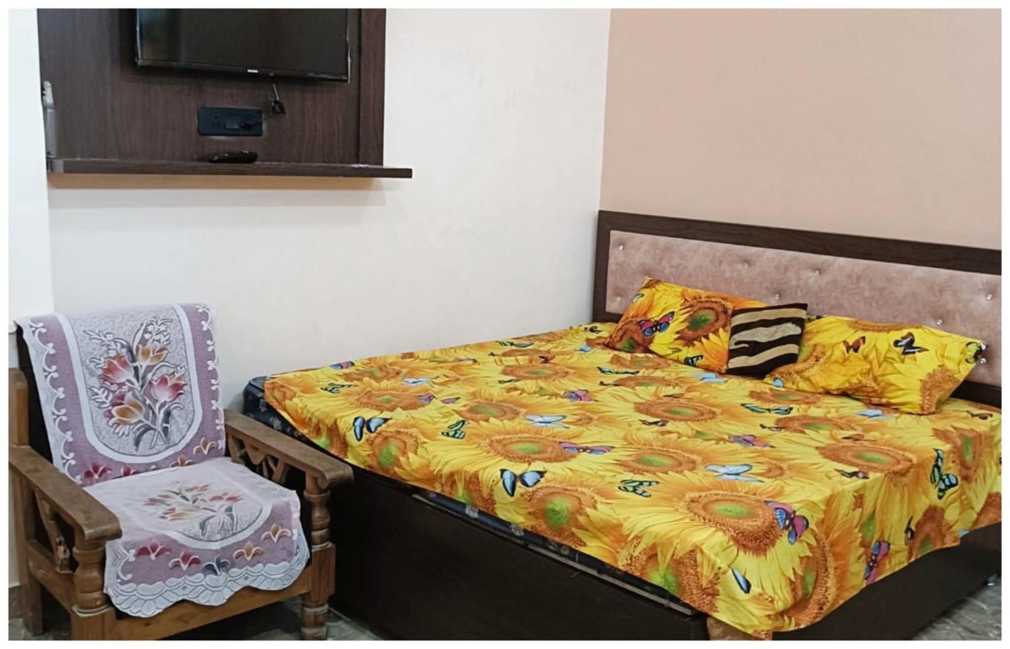 Hotel Aparna Grand Near Ram Janam Bhoomi And Temple - Fully Air Conditioned - Free Wifi Available - Best Budget Hotel In Ayodhya Exterior photo